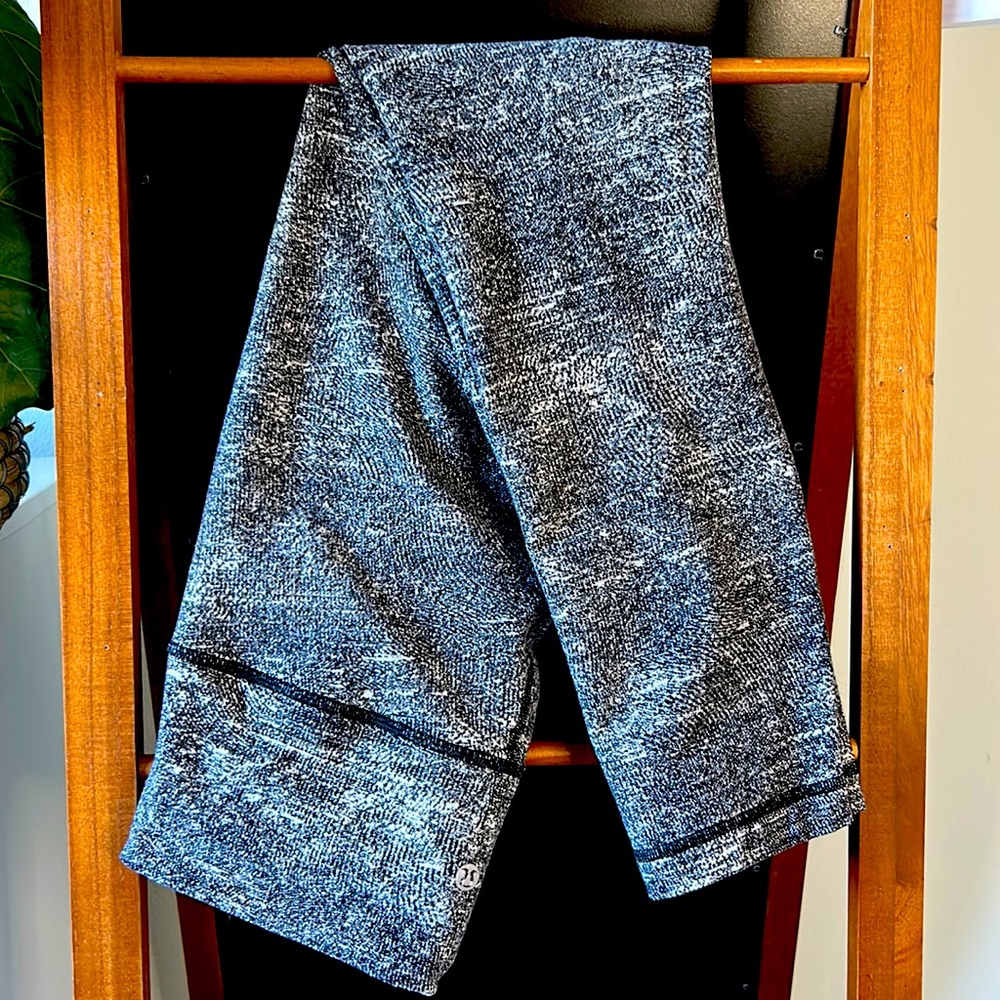 🍋 Lululemon leggings, size 8, grey